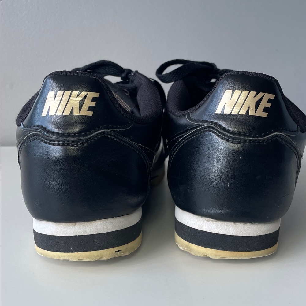 Nike ‘Classic Cortez' Black Leather women’s casual sneakers size 10 - Picture 4 of 16